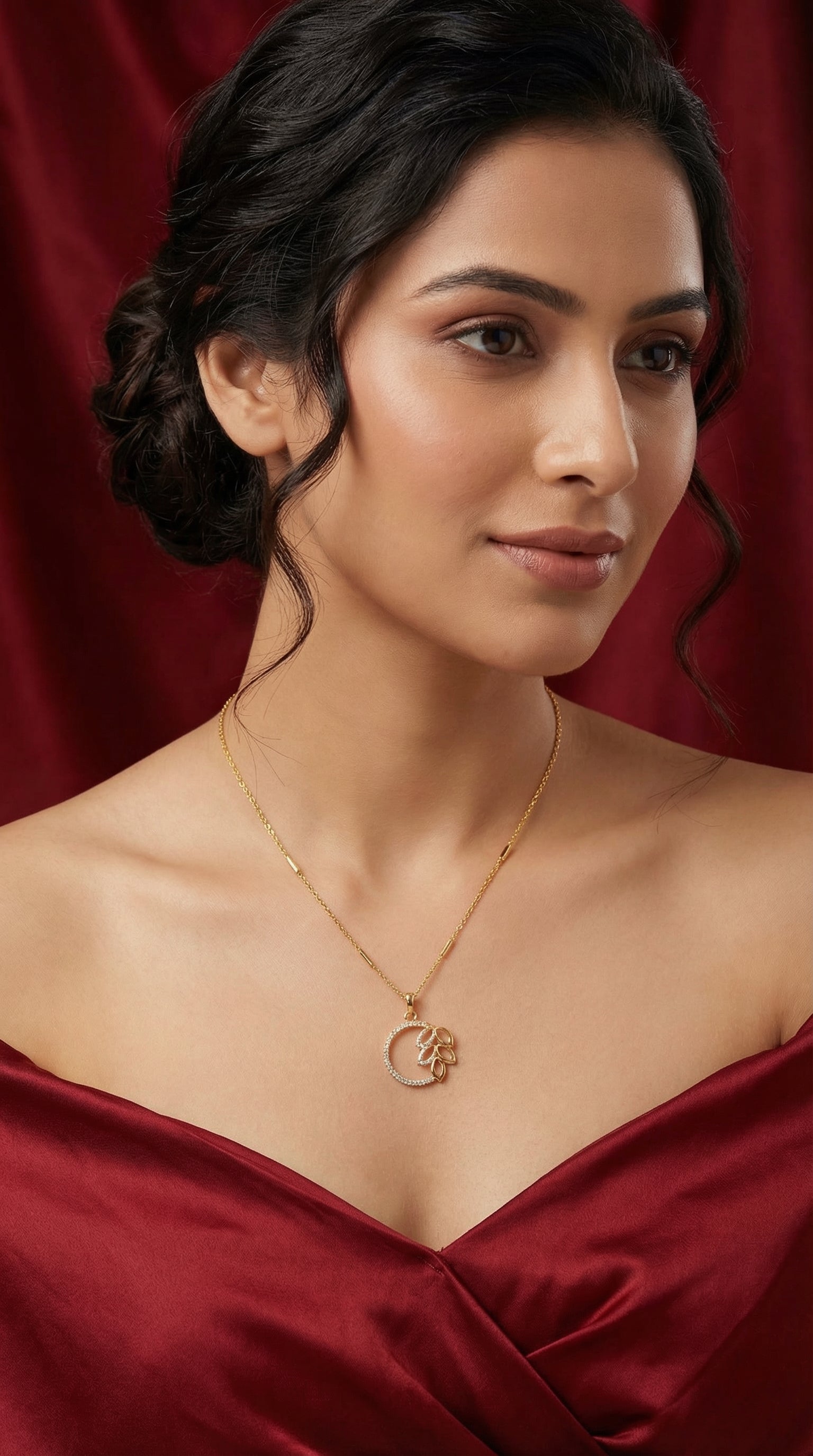 Rose Gold Crystal Leaf Circle Pendant Necklace
