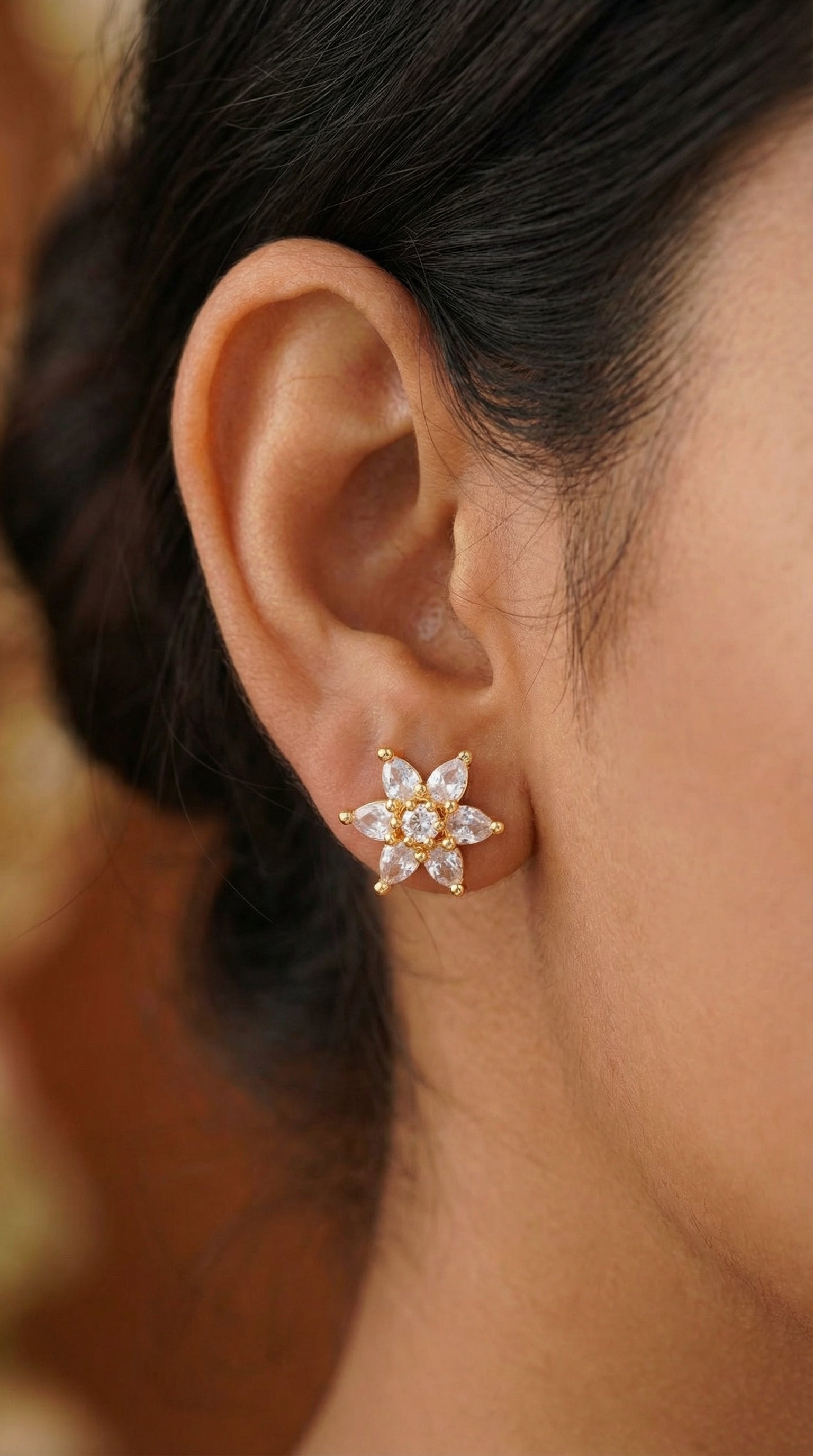 Radiant Daisy Crystal Stud Earrings